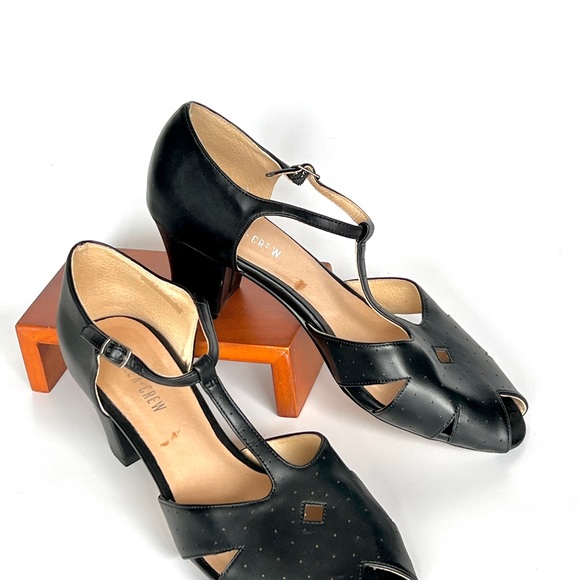 Black leather, chunky heel, peep toe T-strap pump. Pin-up 50’s style dance heel - Picture 4 of 16